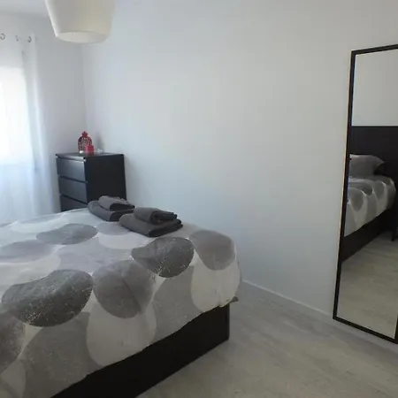 Daire Center House *